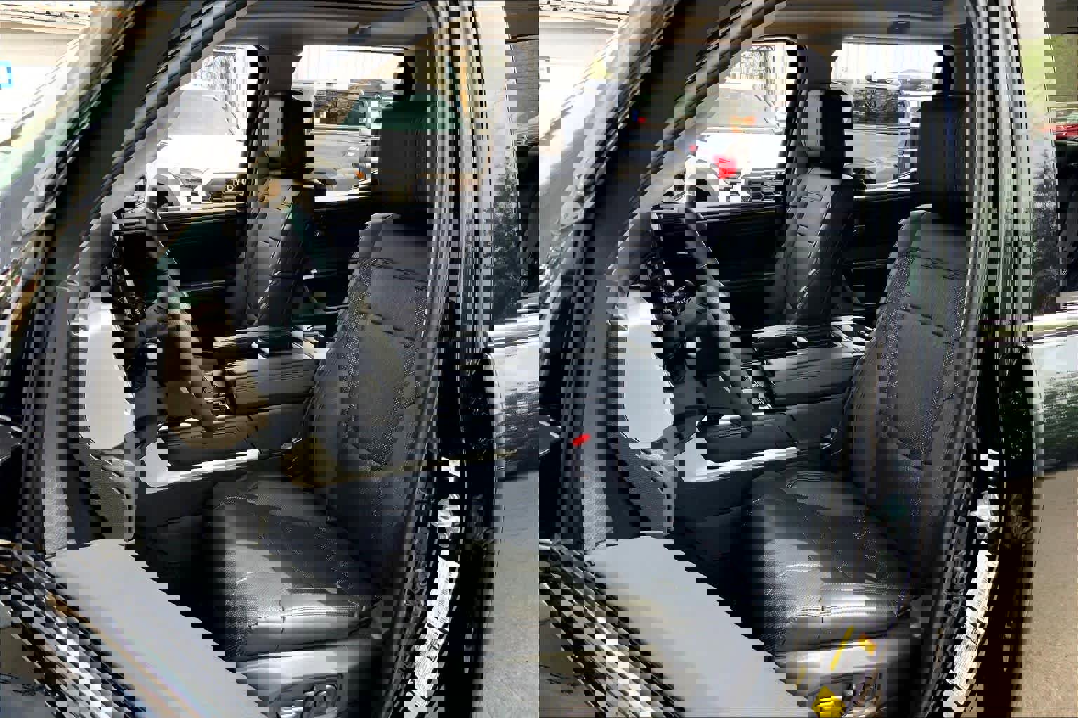 Used 2023 Toyota Tundra Limited w/ Power Package image 8