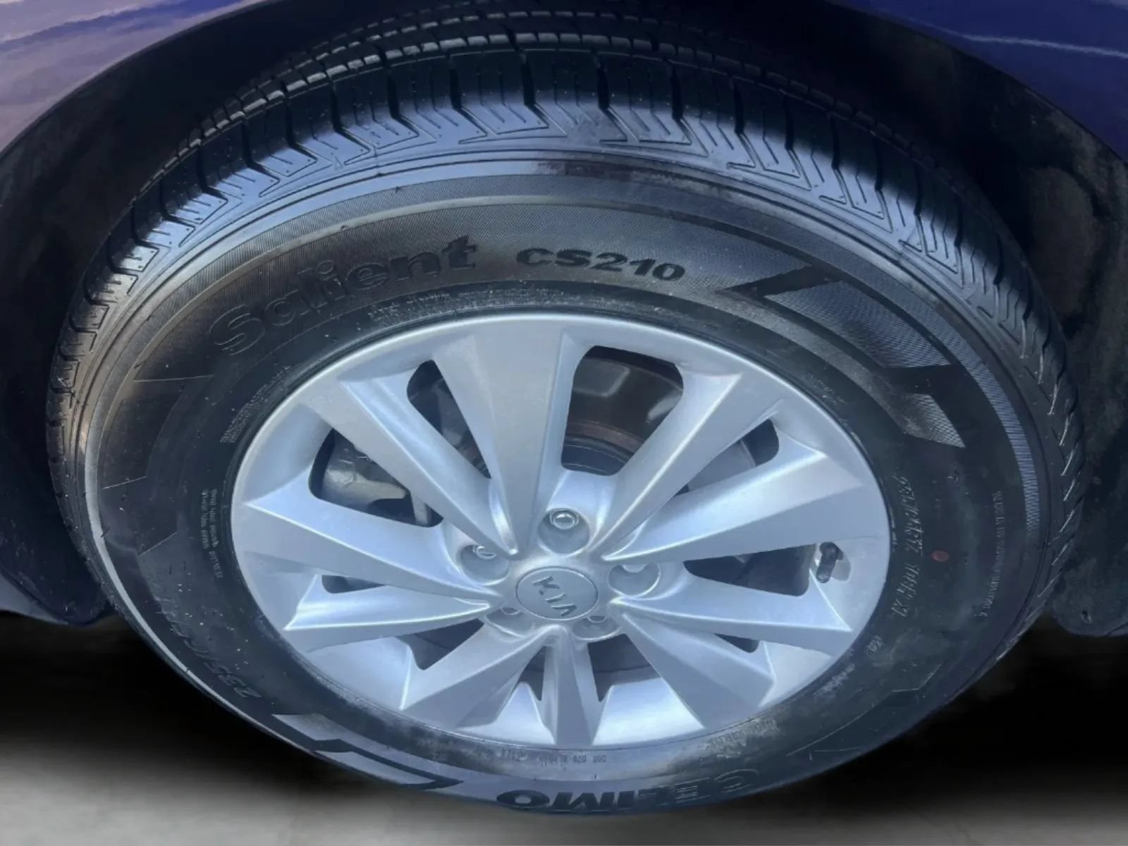 Used 2018 Kia Sedona LX w/ LX Essentials Premium Package FWD image 17