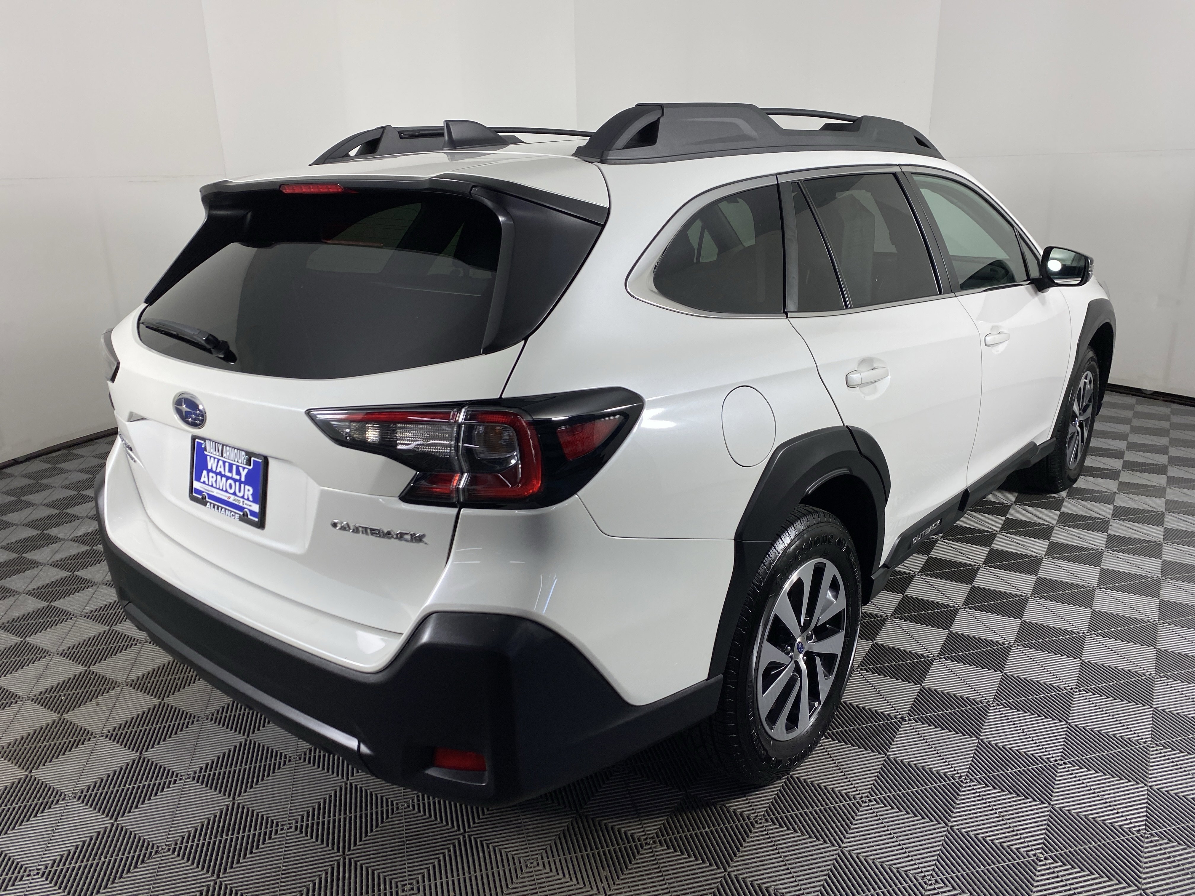 Used 2024 Subaru Outback Premium image 7