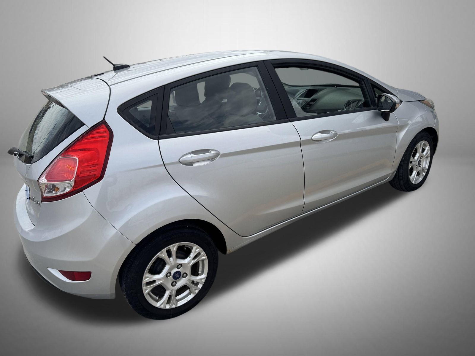 Used 2015 Ford Fiesta SE w/ Comfort Package image 3
