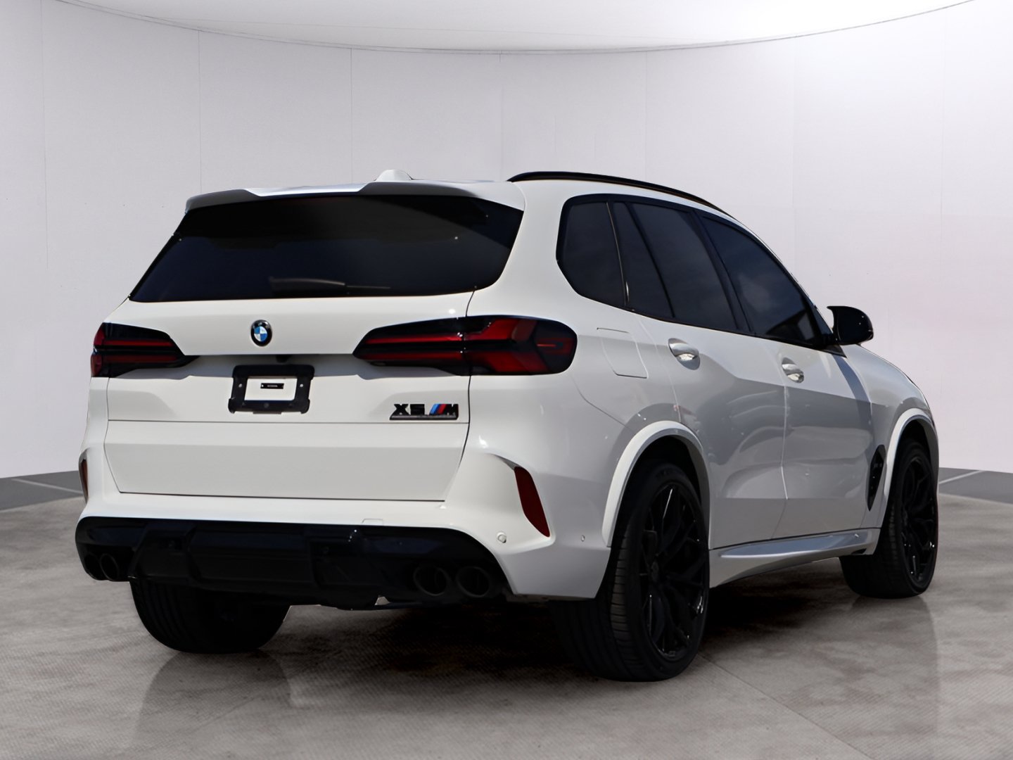 Used 2024 BMW X5 M Competition w/ Executive Package AWD/4WD image 7