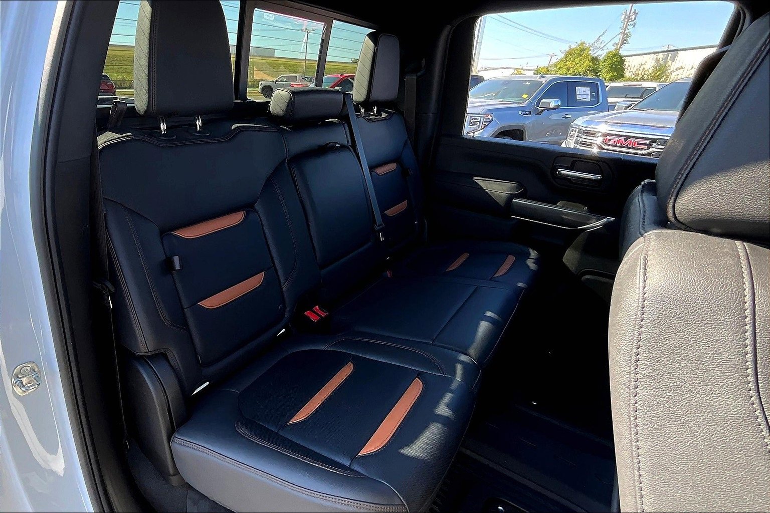 Used 2023 GMC Sierra 2500 AT4 w/ AT4 Premium Plus Package image 29