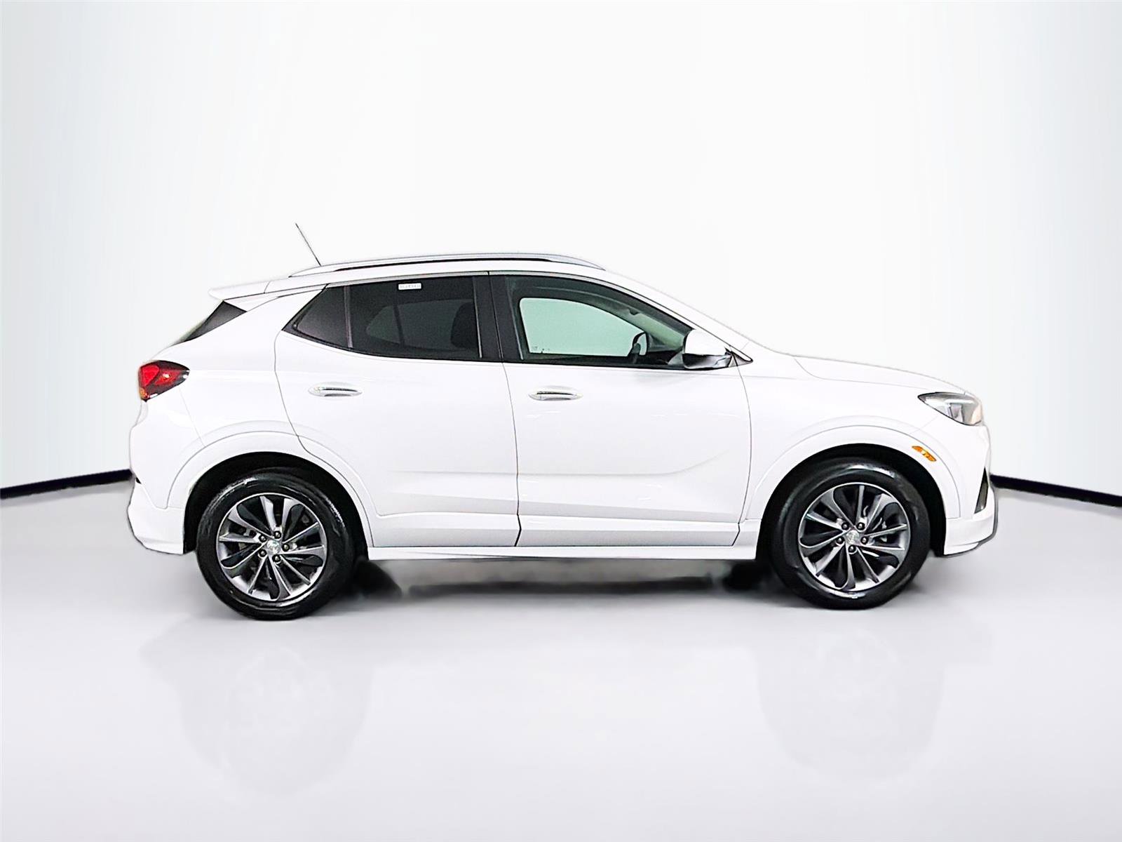 Used 2022 Buick Encore GX Select w/ Sport Touring Package image 8