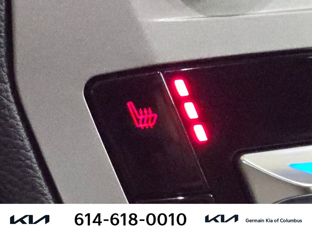 Used 2023 Ford Explorer XLT image 31