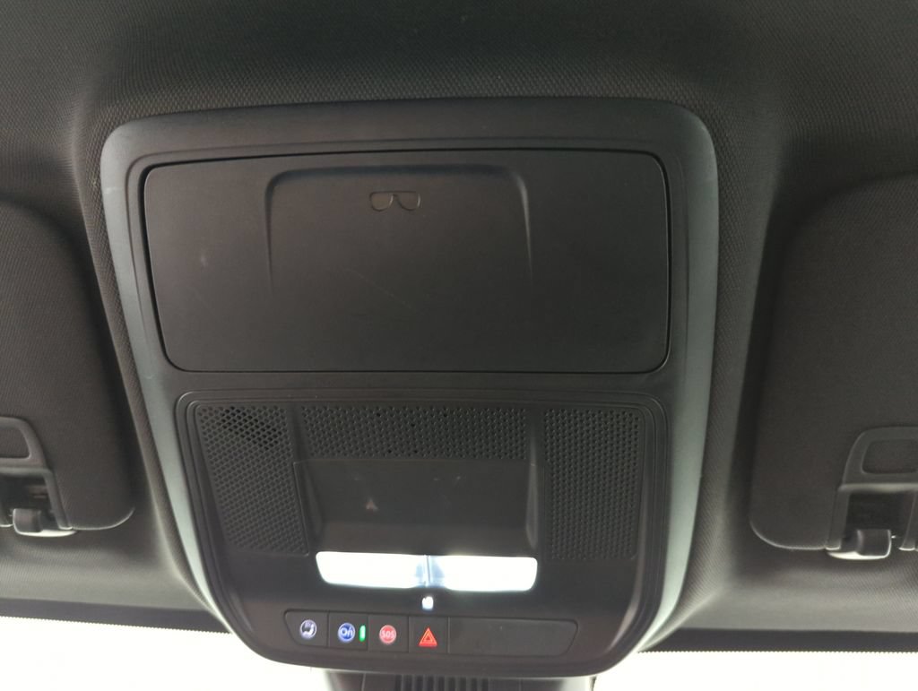 Used 2025 Chevrolet Equinox LT w/ Convenience Package II FWD image 29