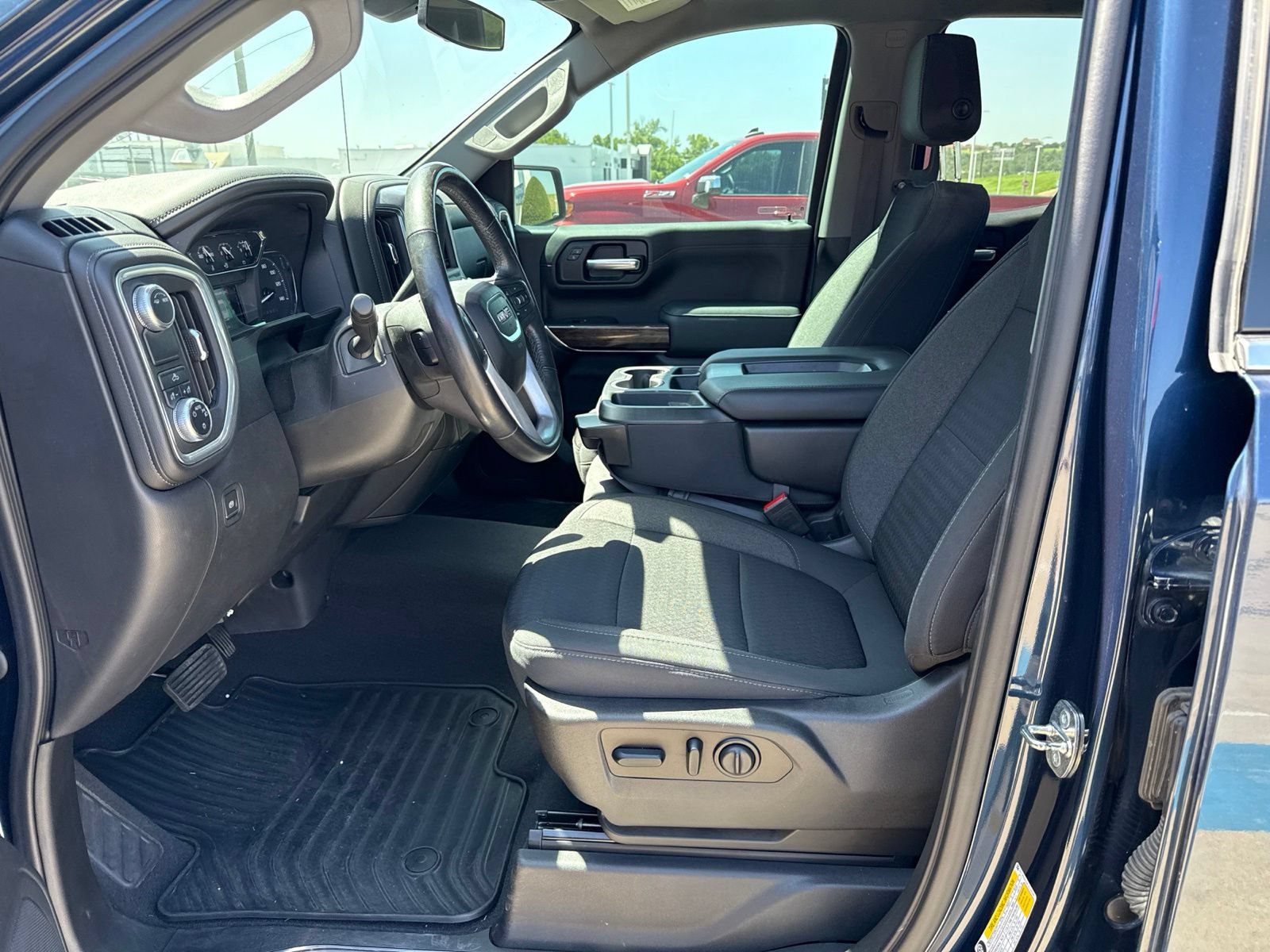 Used 2020 GMC Sierra 1500 SLE w/ SLE Value Package RWD image 16