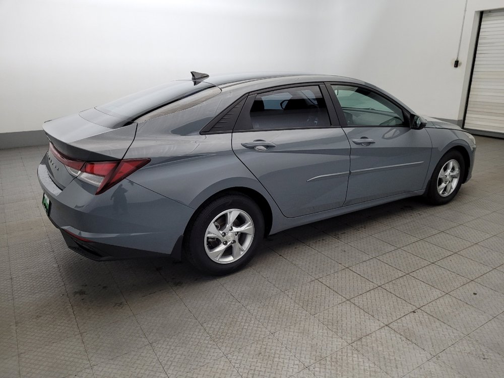 Used 2022 Hyundai Elantra SE image 10