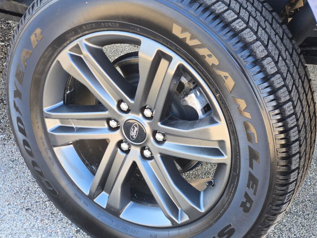 Used 2023 Ford F150 Lariat w/ Equipment Group 502A High image 15