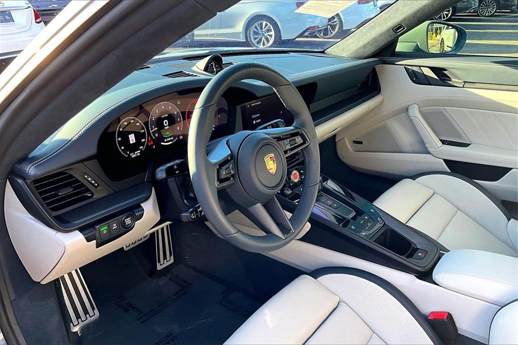 Used 2025 Porsche 911 Carrera 4 GTS image 14