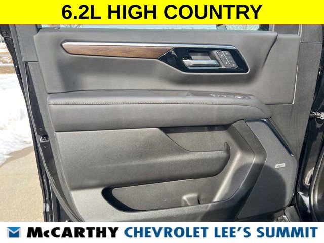 Used 2025 Chevrolet Tahoe High Country image 37
