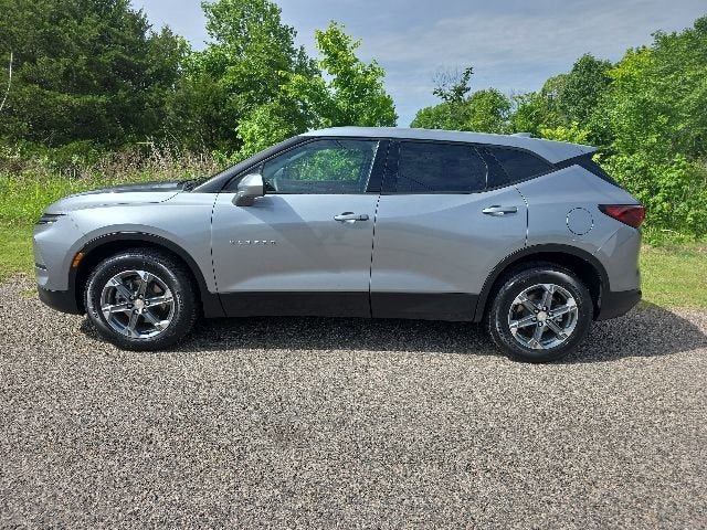 Certified 2025 Chevrolet Blazer LT FWD image 2