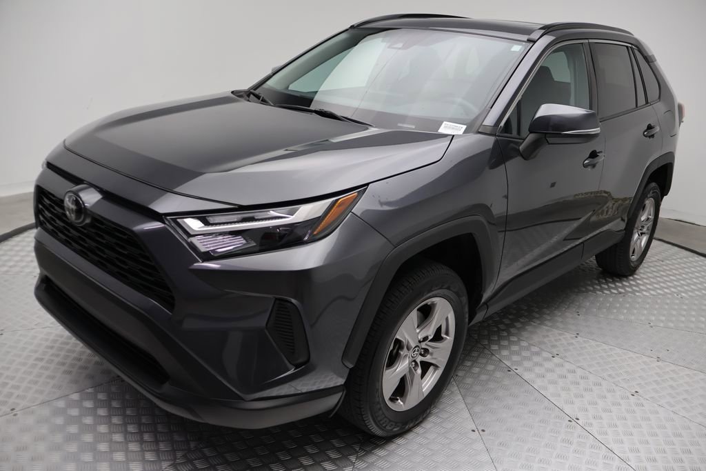 Used 2023 Toyota RAV4 XLE w/ Convenience Package image 2