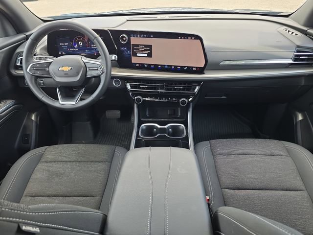 Used 2025 Chevrolet Traverse LT w/ LPO, Floor Liner Package FWD image 9
