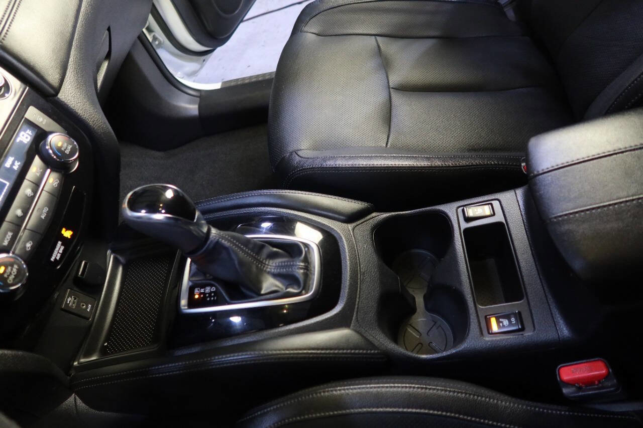 Used 2017 Nissan Rogue SL w/ SL Premium Package image 23