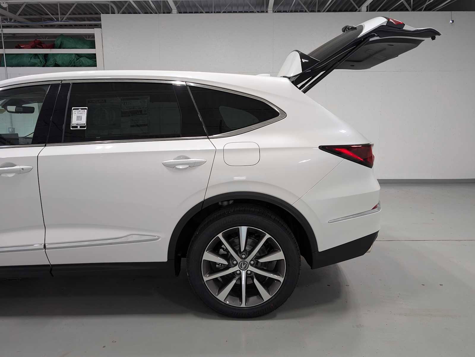 Certified 2025 Acura MDX SH-AWD w/ Technology Package image 9