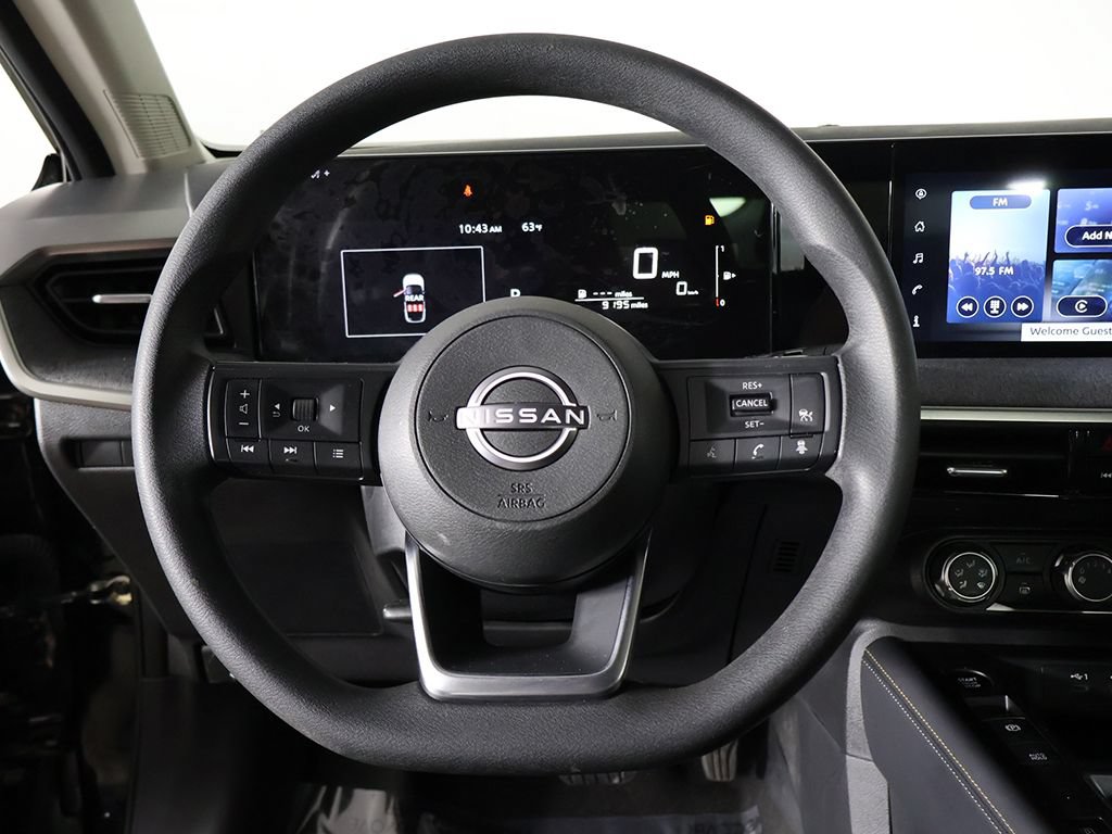 Used 2025 Nissan Kicks SV AWD/4WD image 35