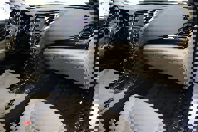 Used 2013 Hyundai Azera Limited image 24