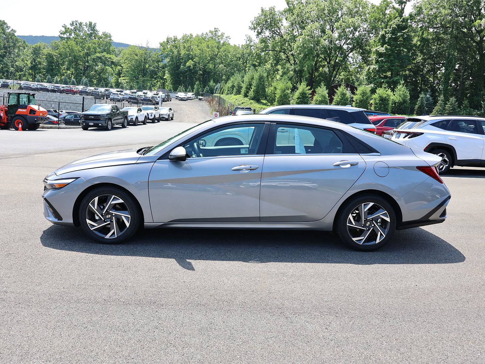 Certified 2025 Hyundai Elantra SEL FWD image 4