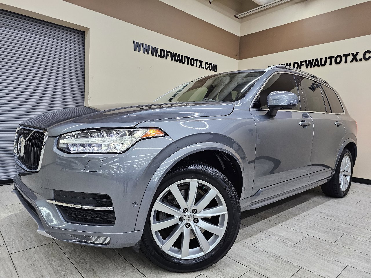 Used 2016 Volvo XC90 T6 Momentum w/ Momentum Plus Package image 1