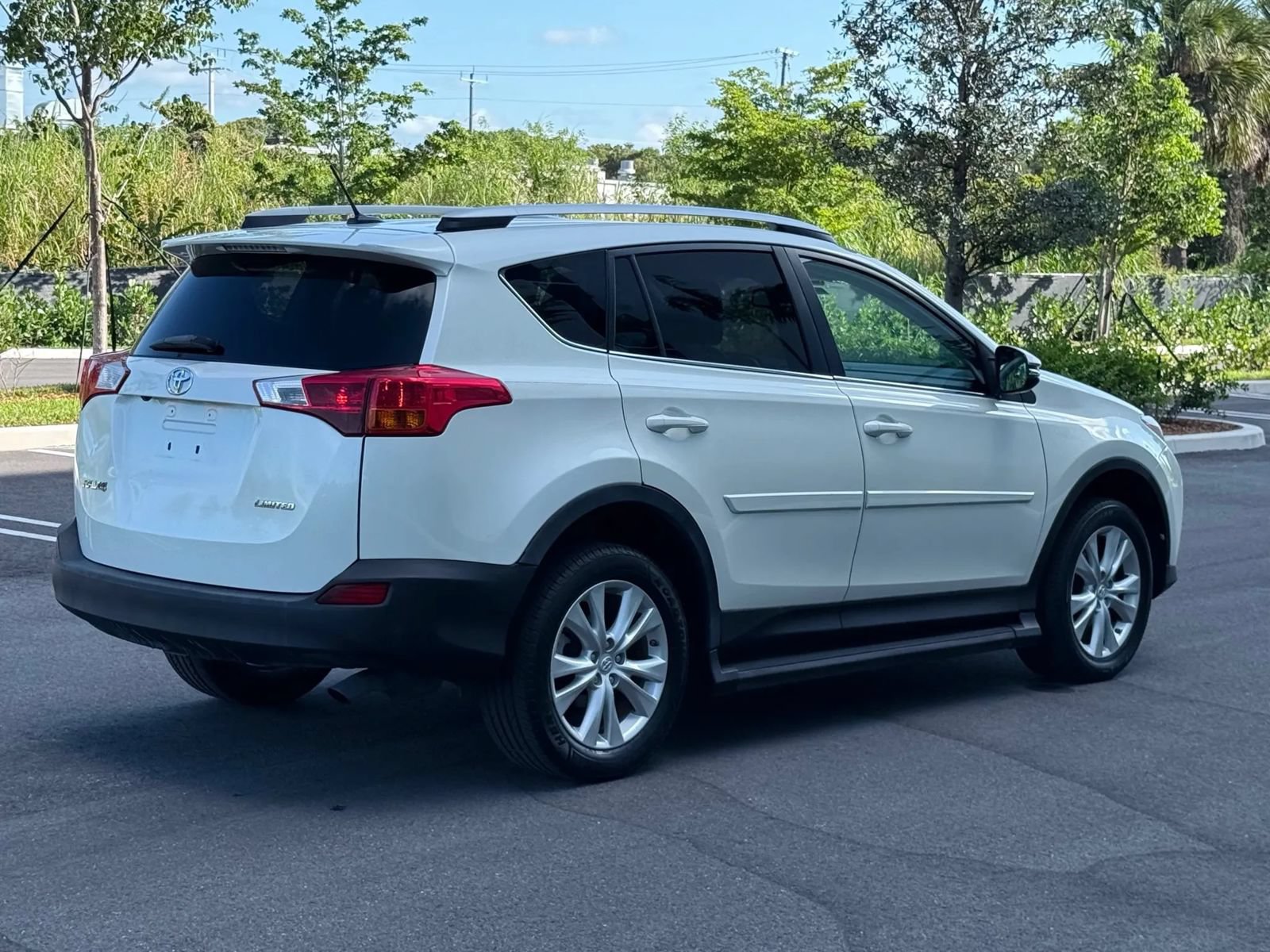 Used 2013 Toyota RAV4 Limited FWD image 4