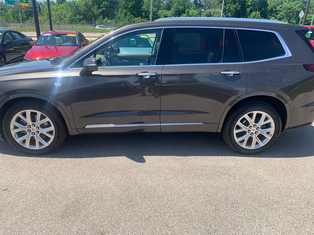 Used 2020 Cadillac XT6 Premium Luxury w/ Platinum Package AWD/4WD image 2
