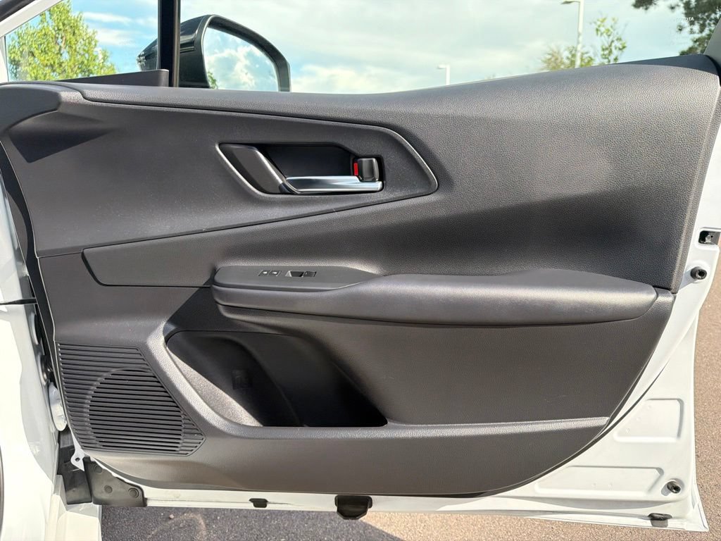 Used 2025 Toyota Prius Plug-In Hybrid FWD image 9