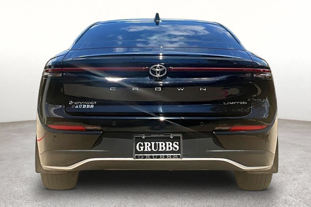 Used 2026 Toyota Crown w/ Advanced Technology Package AWD/4WD image 5