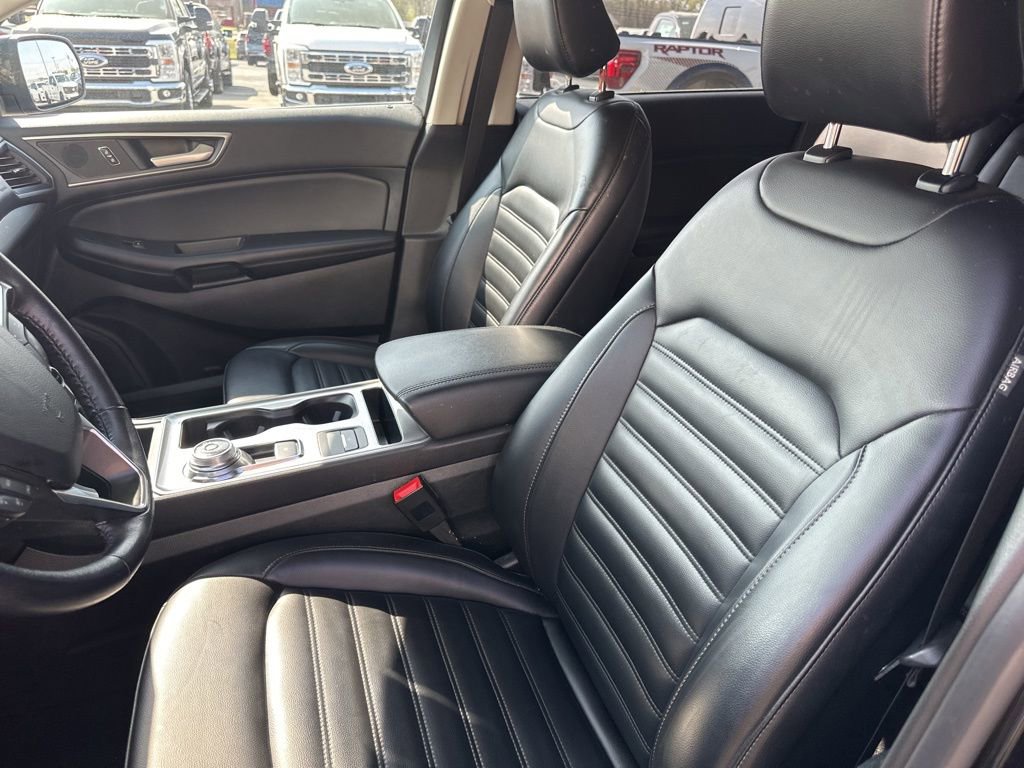 Used 2023 Ford Edge SEL image 9