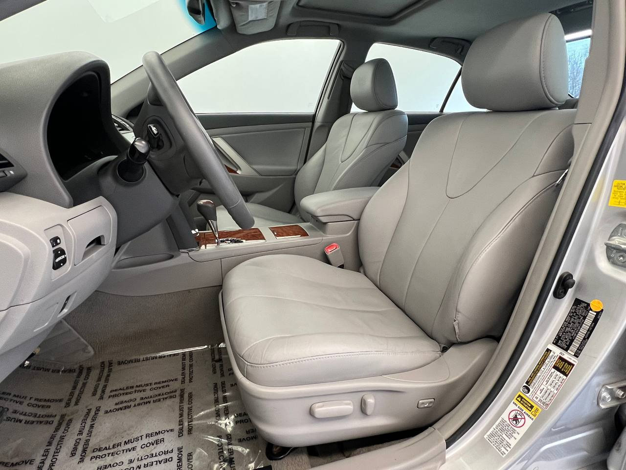 Used 2011 Toyota Camry XLE w/ XLE Extra-Value Pkg #2 image 8