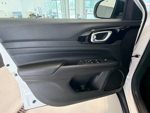 New 2026 Jeep Compass Latitude AWD/4WD image 10