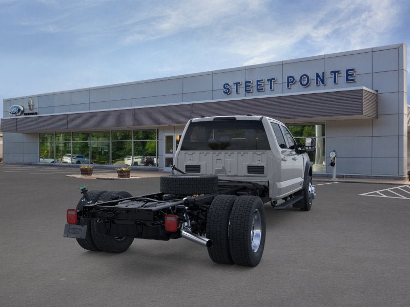 New 2026 Ford F550 4x4 Crew Cab image 8