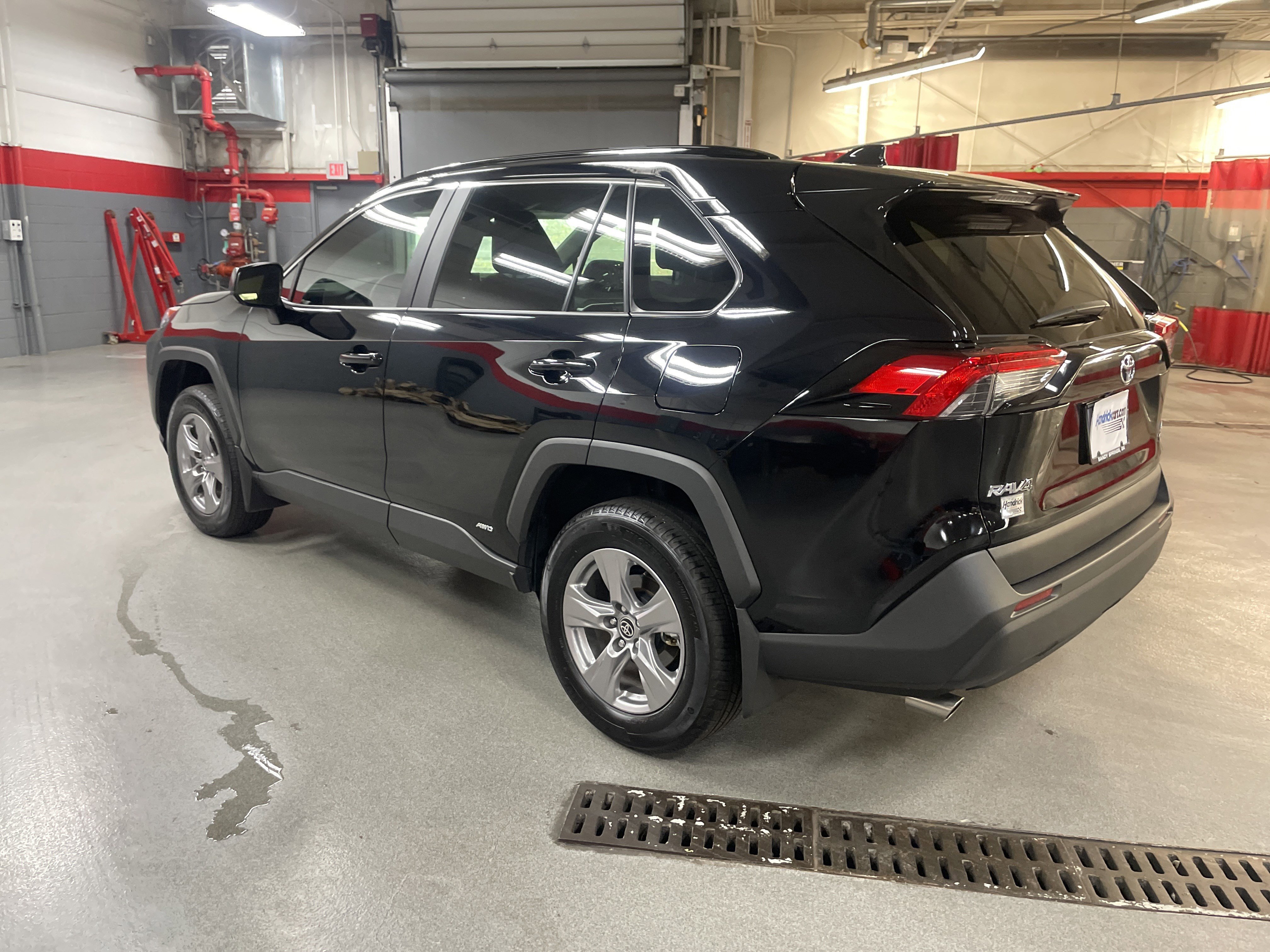 Used 2025 Toyota RAV4 LE image 8