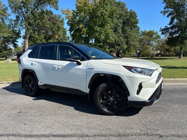 Used 2021 Toyota RAV4 XSE AWD/4WD image 2