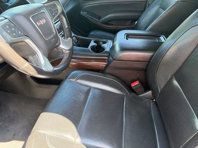Used 2019 GMC Yukon SLT w/ Graphite Performance Edition AWD/4WD image 11