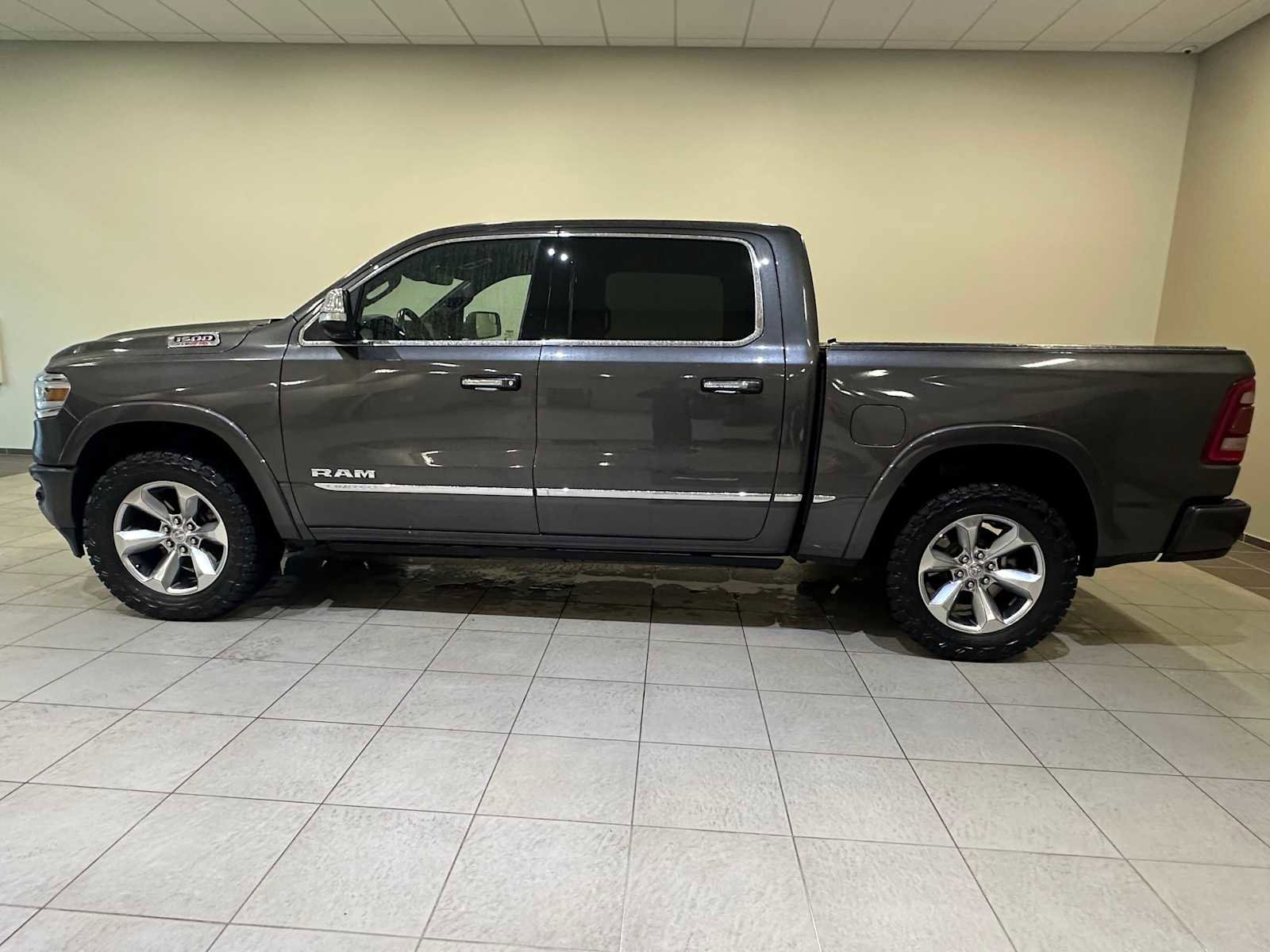 Used 2021 RAM 1500 Limited AWD/4WD image 3