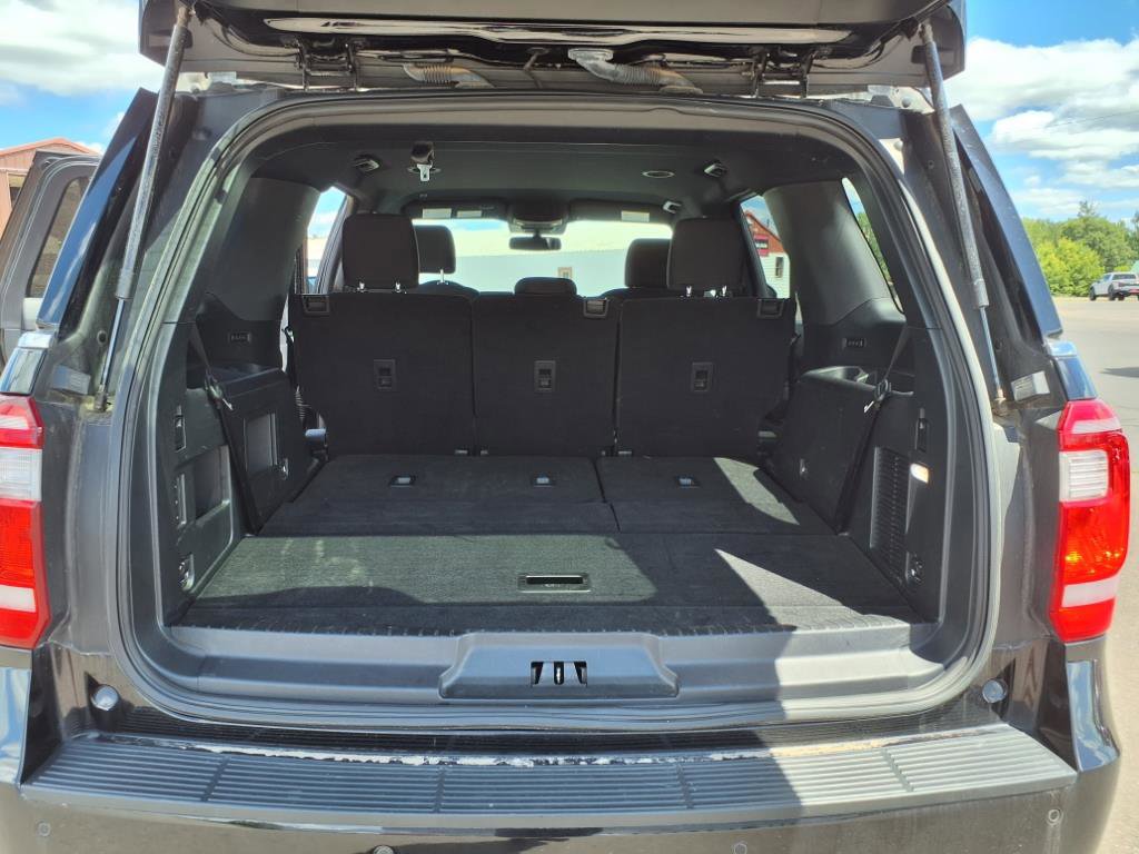 Used 2021 Ford Expedition XLT w/ Black Accent Package AWD/4WD image 15
