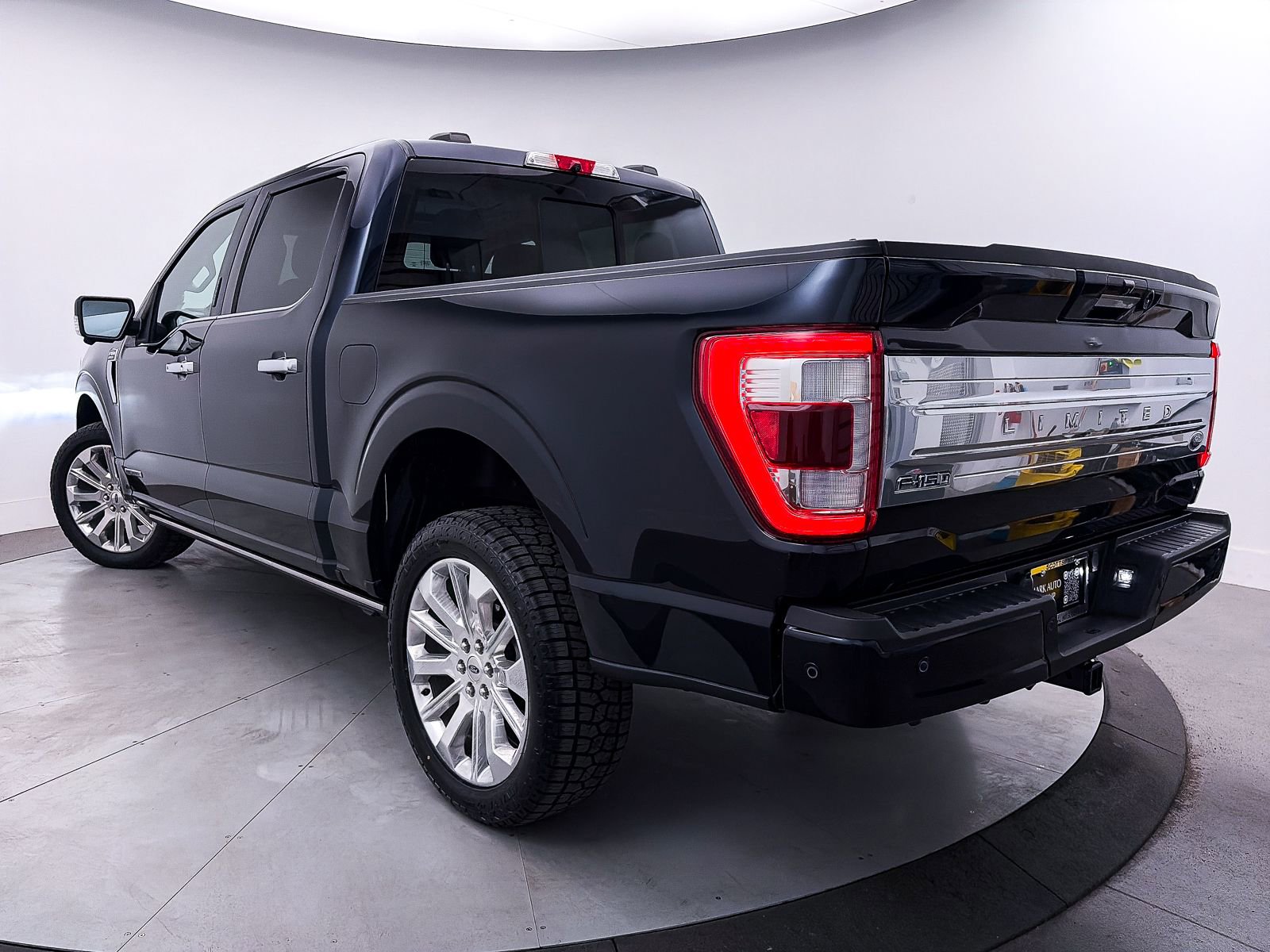 Used 2021 Ford F150 Limited image 2