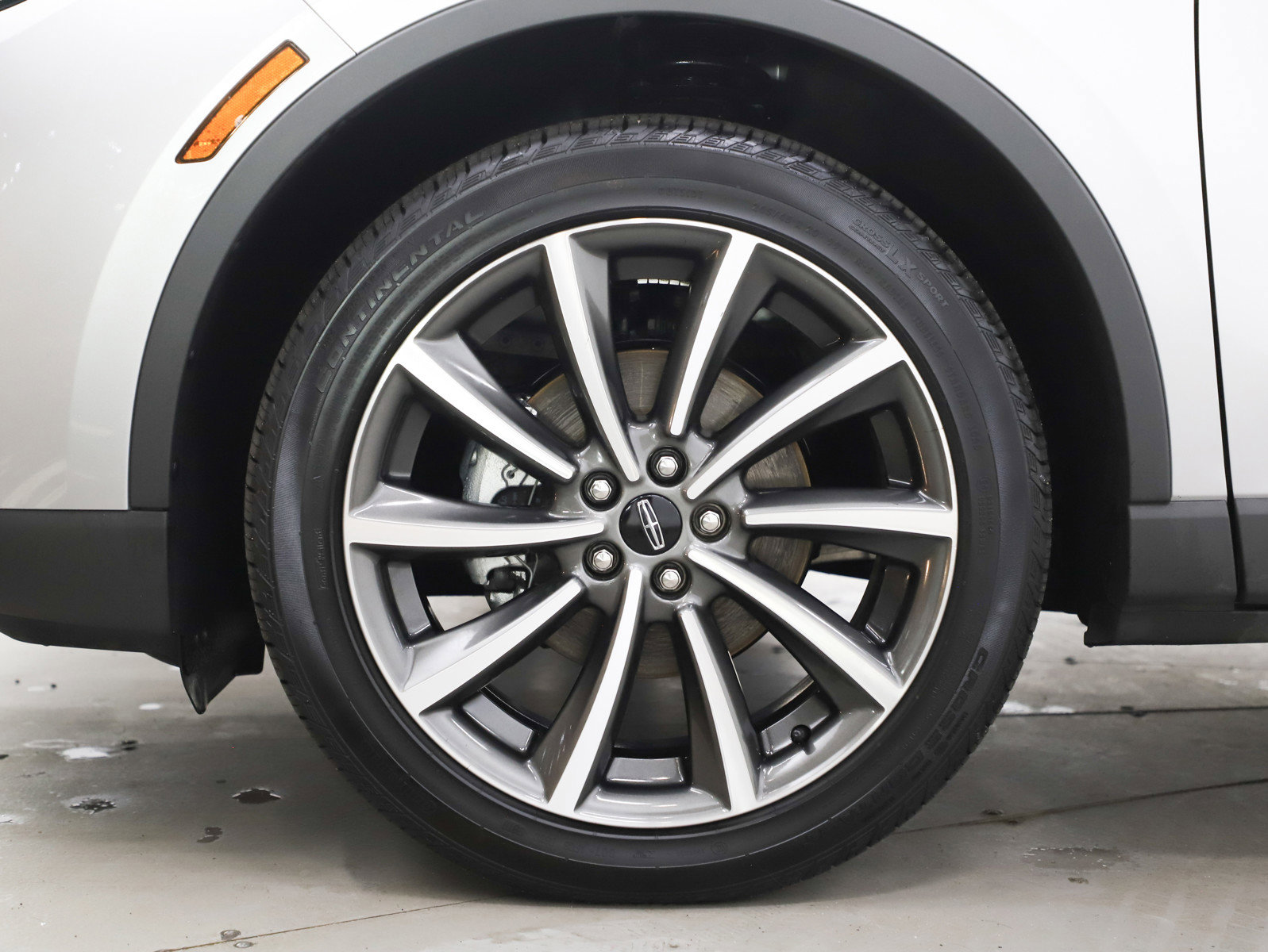 Used 2020 Lincoln Corsair Reserve image 31