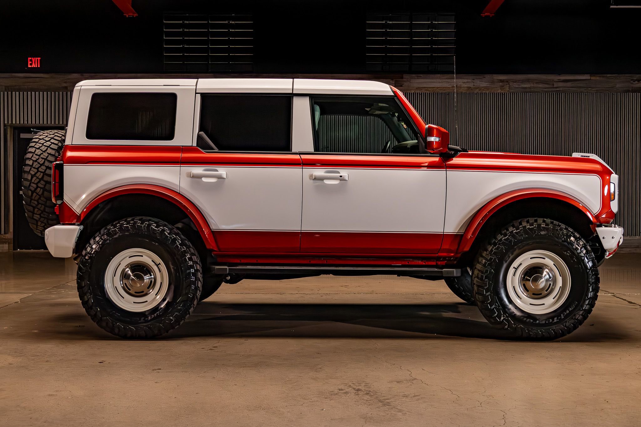 Used 2023 Ford Bronco Wildtrak AWD/4WD image 11