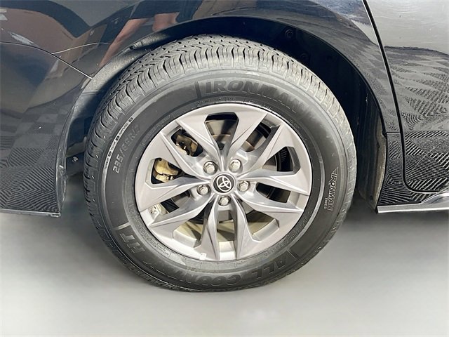 Used 2024 Toyota Sienna XLE image 38