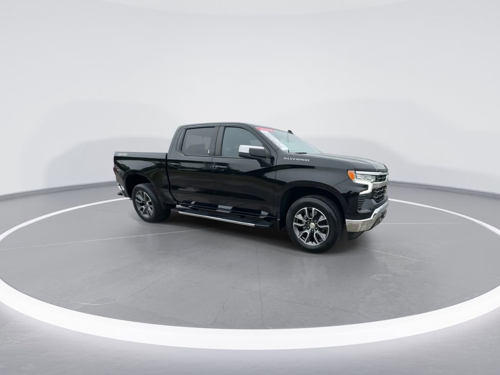 Used 2023 Chevrolet Silverado 1500 LT AWD/4WD image 2