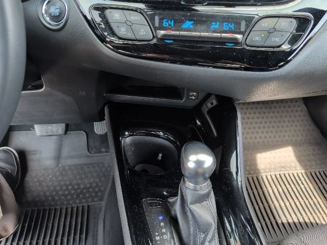 Used 2021 Toyota C-HR XLE FWD image 12