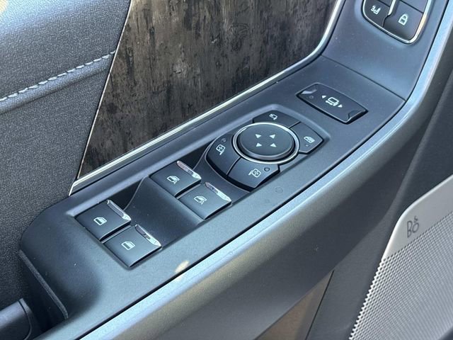 New 2026 Ford F250 Lariat w/ Black Appearance Package image 22