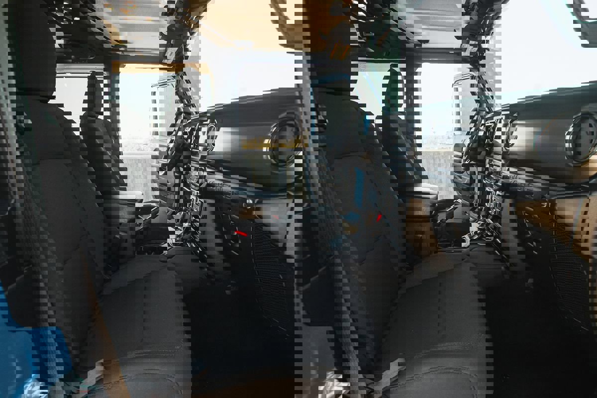 Used 2023 Jeep Wrangler Sport S image 19