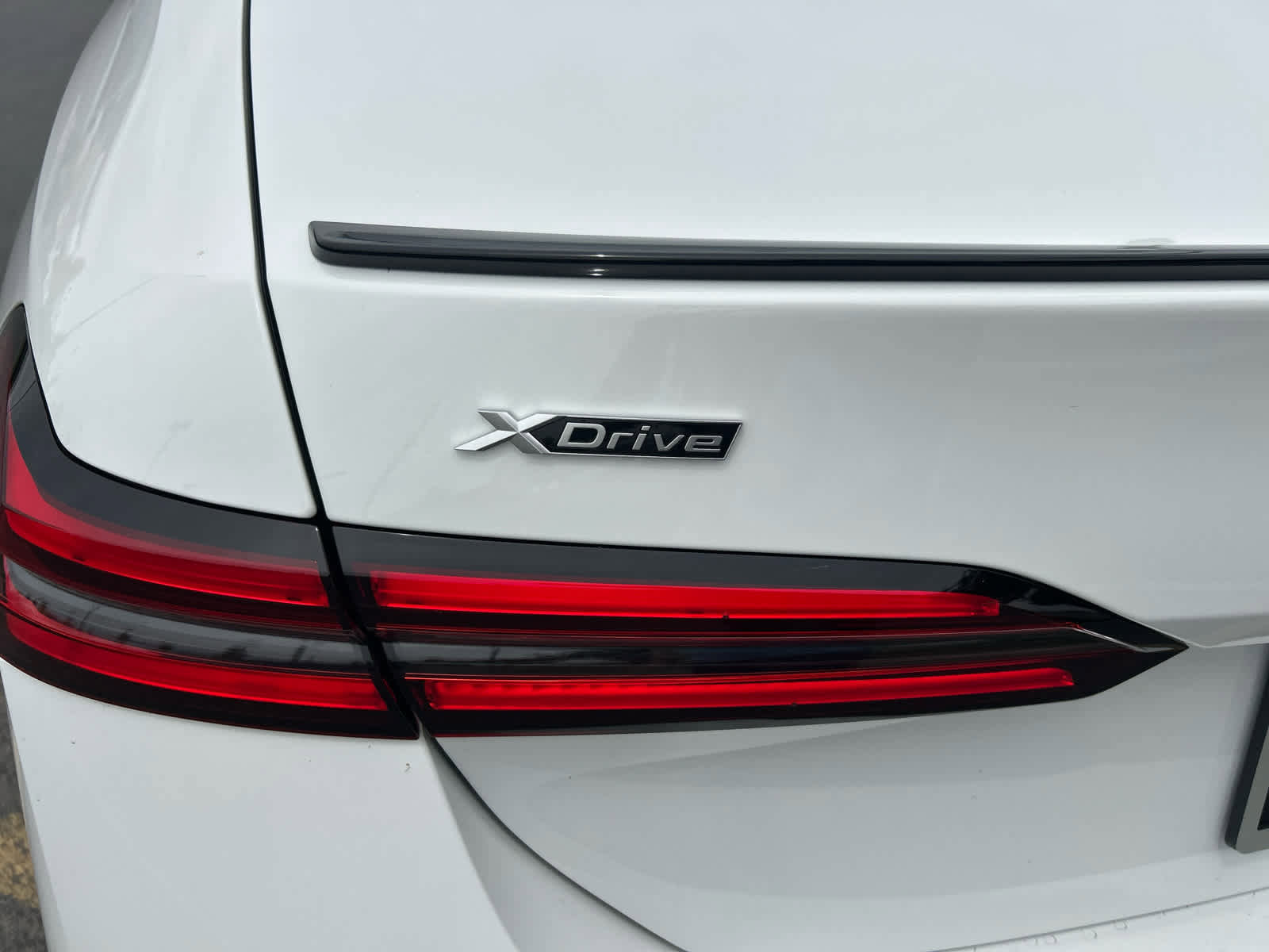 Used 2026 BMW 550e xDrive image 13