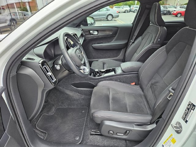 Certified 2023 Volvo C40 P8 Recharge Ultimate AWD/4WD image 17