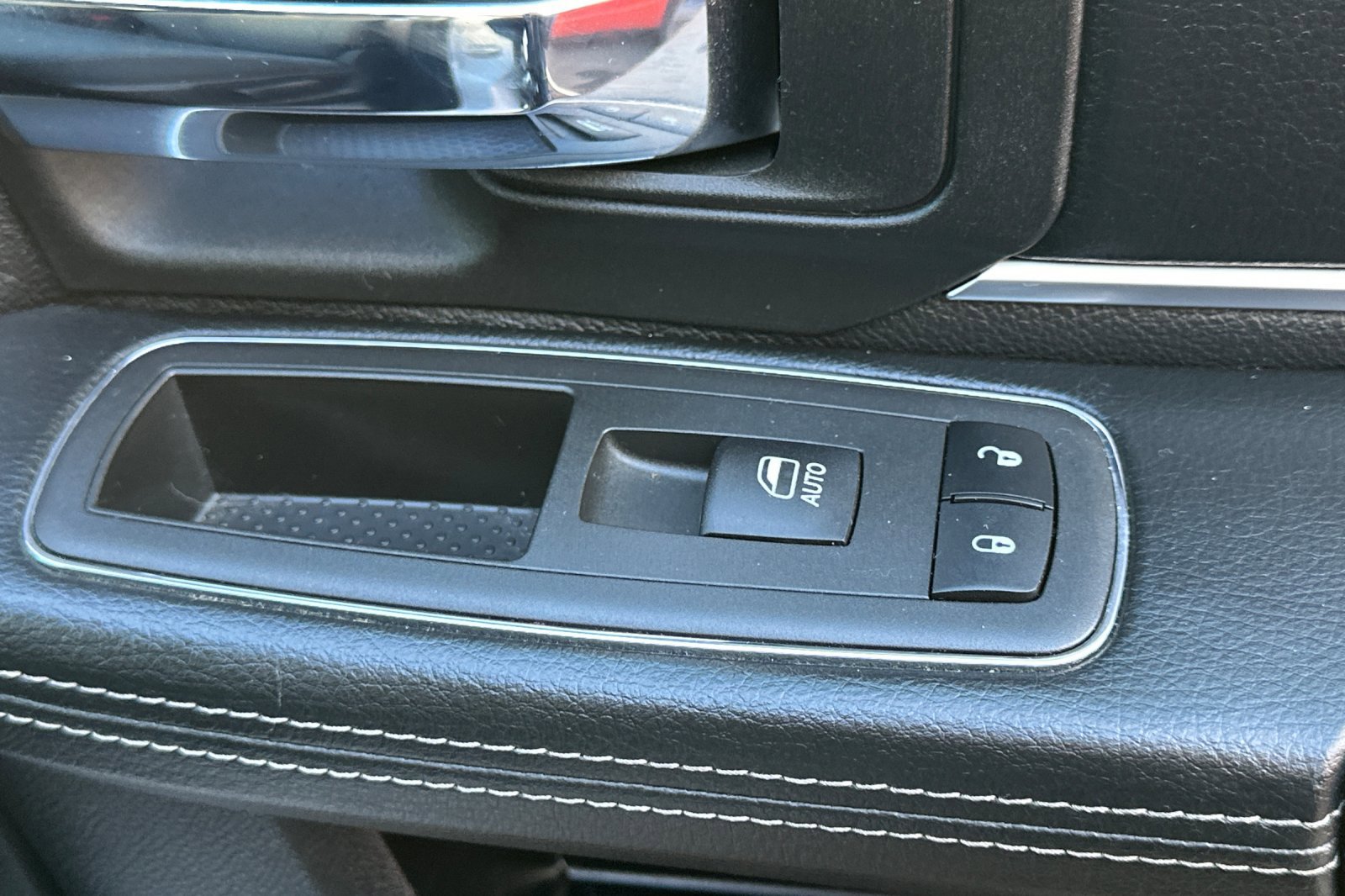 Used 2022 RAM 1500 Classic Warlock w/ Warlock Decor Package AWD/4WD image 21