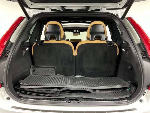 Used 2024 Volvo XC90 T8 Ultimate w/ Protection Package Premier AWD/4WD image 36