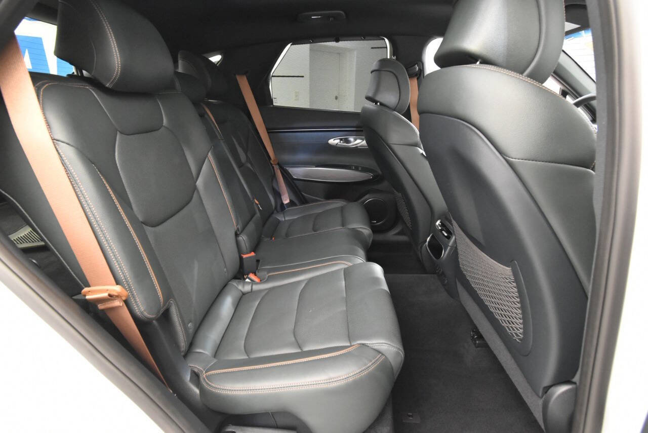 Used 2022 Genesis GV70 2.5T w/ Advanced Package image 16