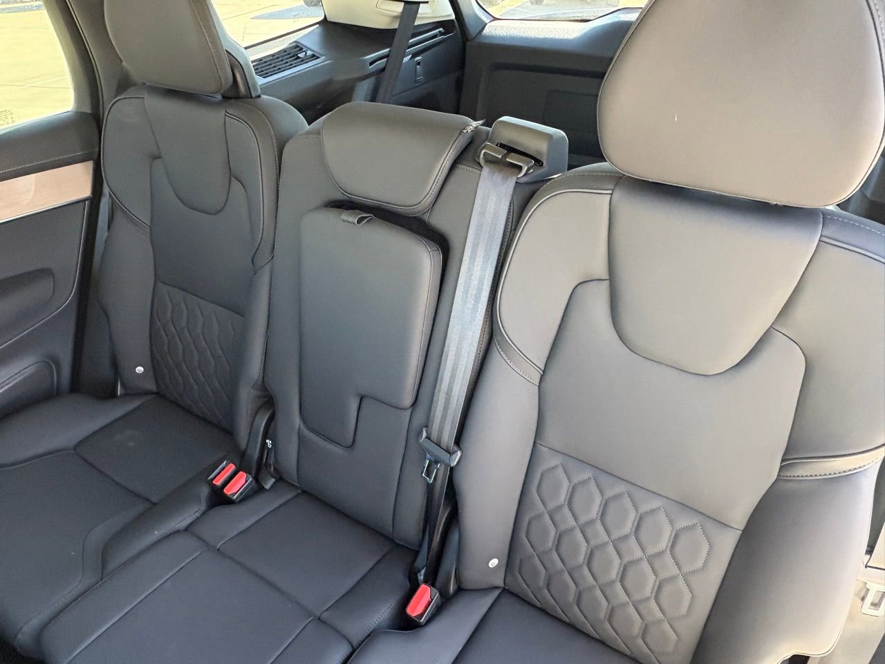 New 2026 Volvo XC90 B5 Plus w/ Protection Package Premier image 24